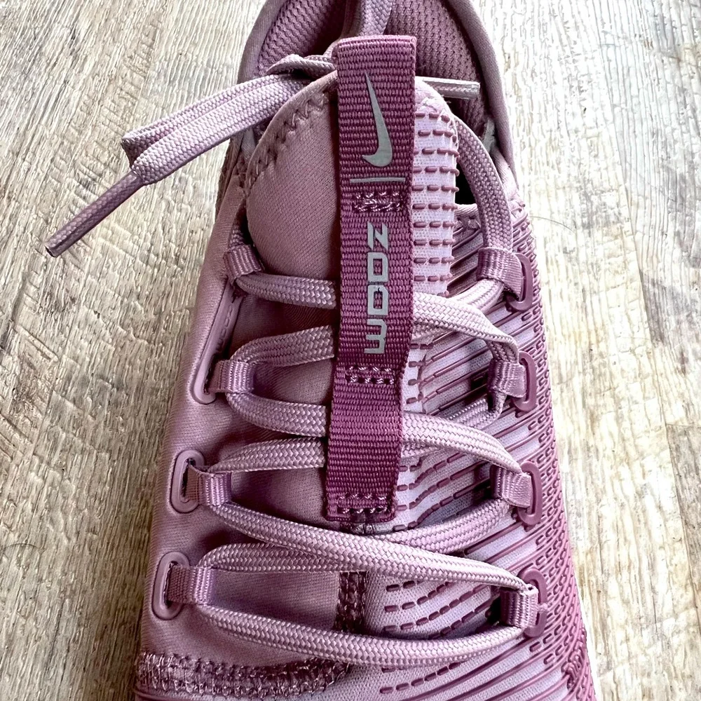 Nike zoom sneakers